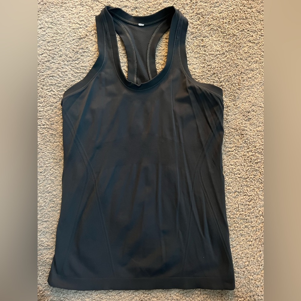Athleta women’s momentum tank olive green size medium